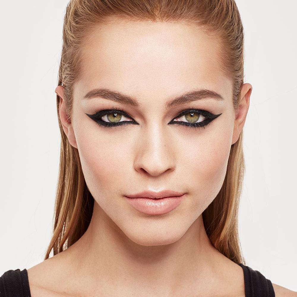 Maybelline Eyeliner master precise curvy all around winged eyeliner-look